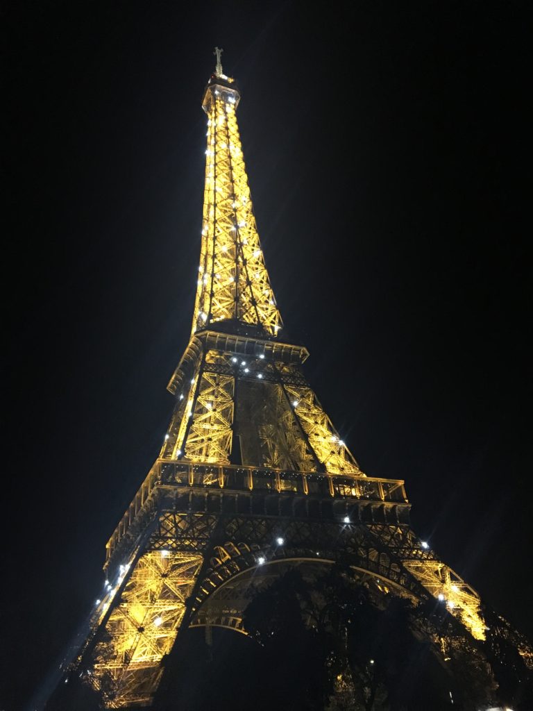 A sparkling Eiffel Tower